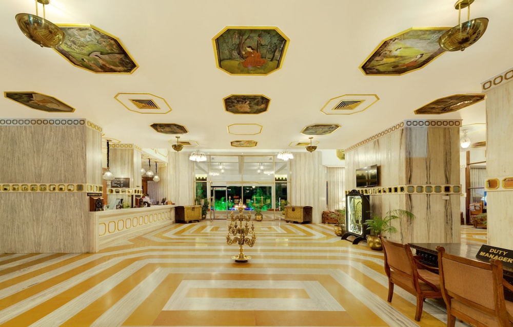 Ambassador Ajanta 14/73