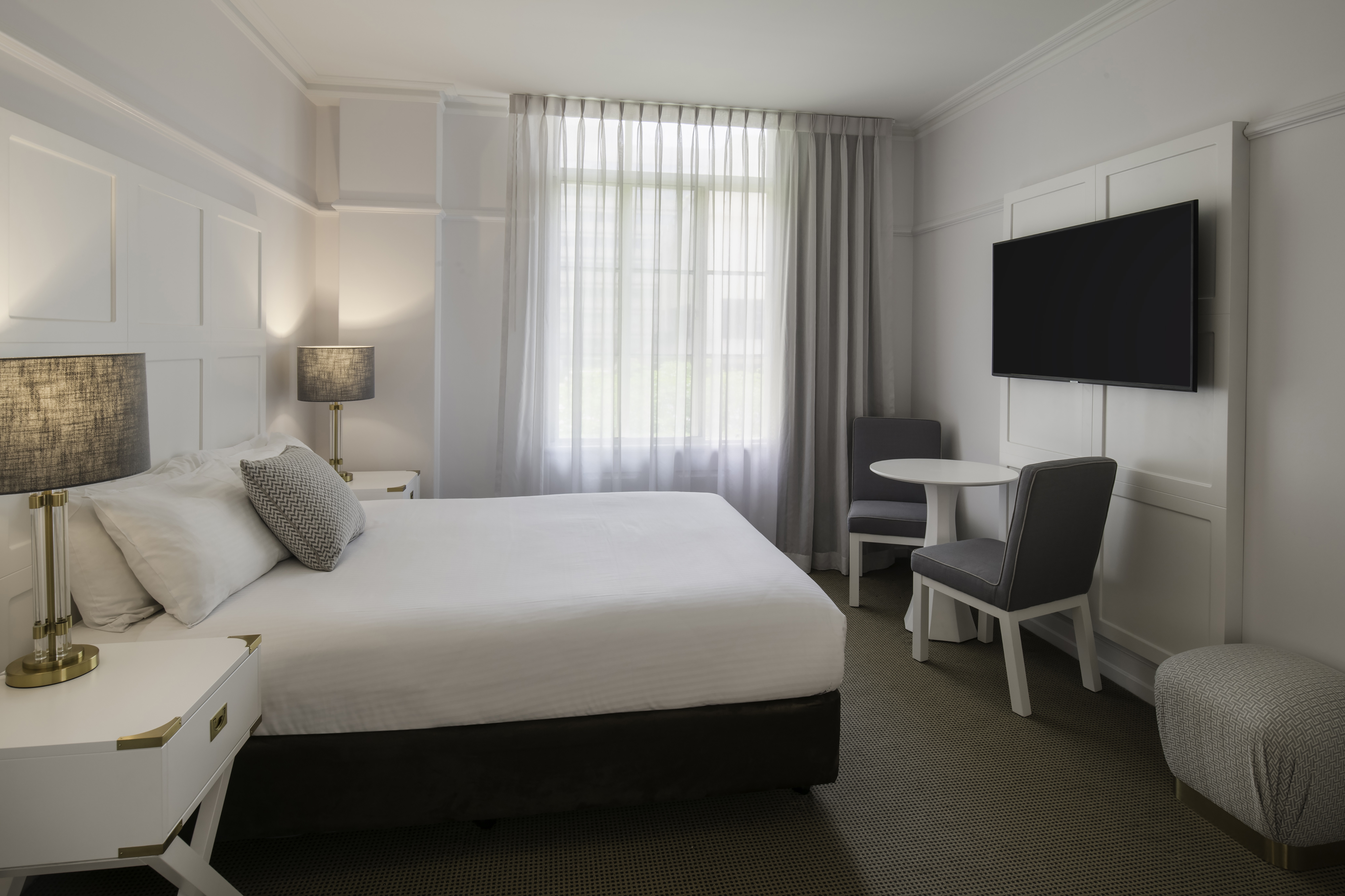 STUDIO, DOUBLE OR TWIN BED