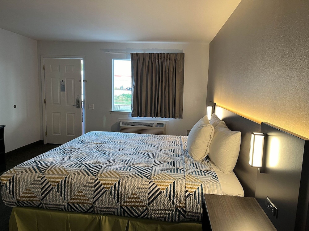 Motel6 Junction, TX - Llano River 22/60