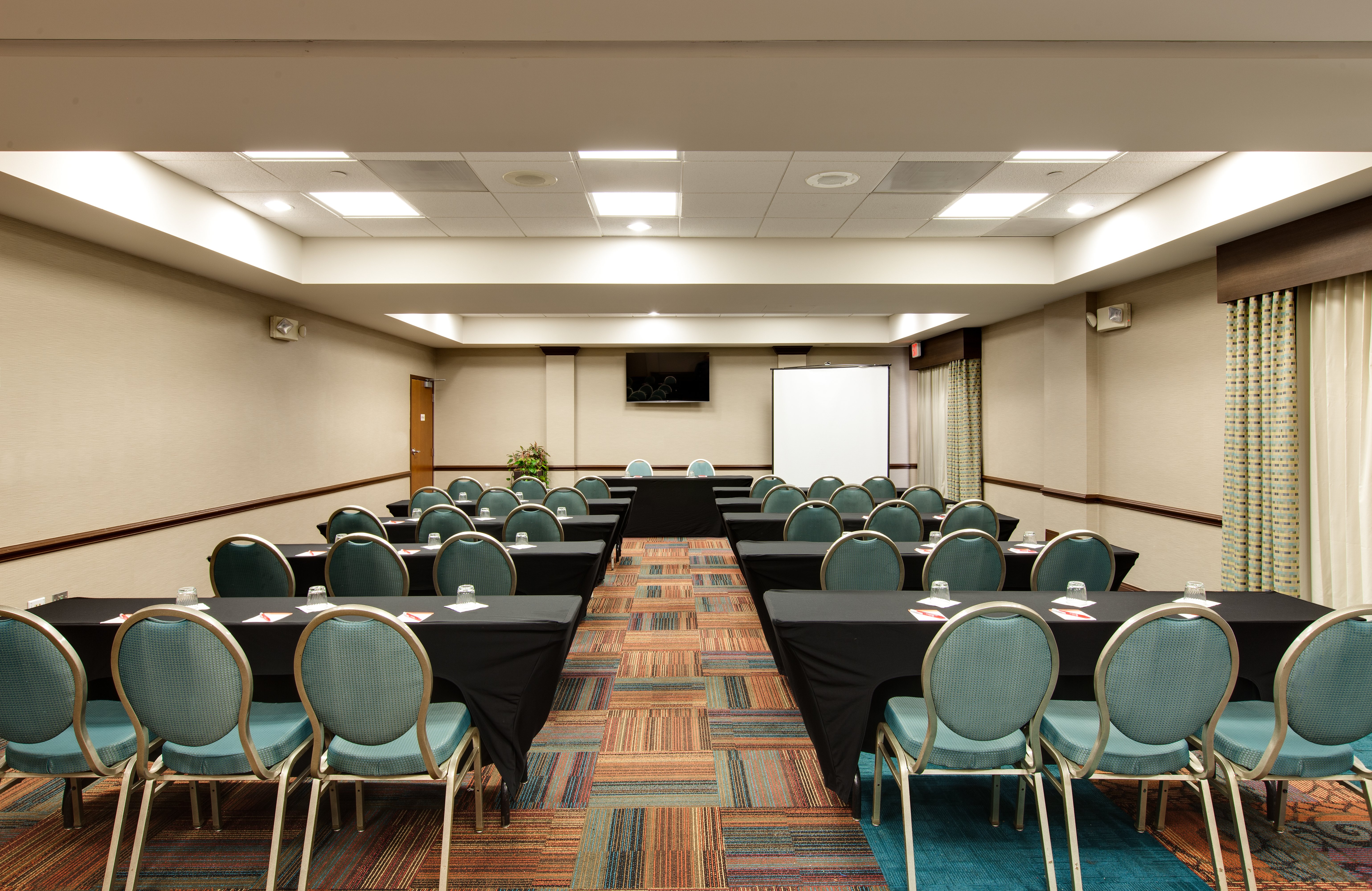 Hotel Indigo Vernon Hills 30/37