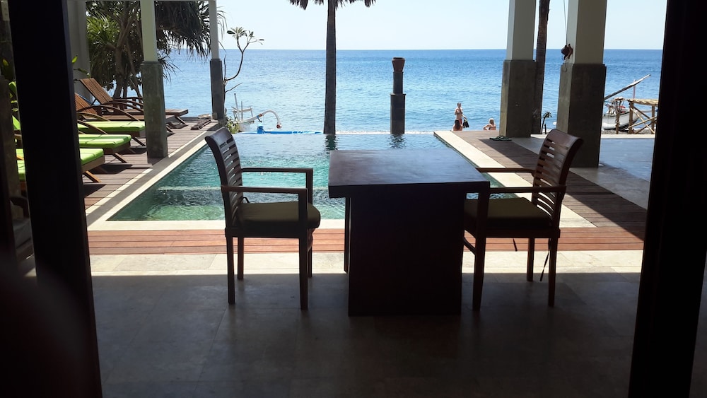 Amed Beach Villa 44/49