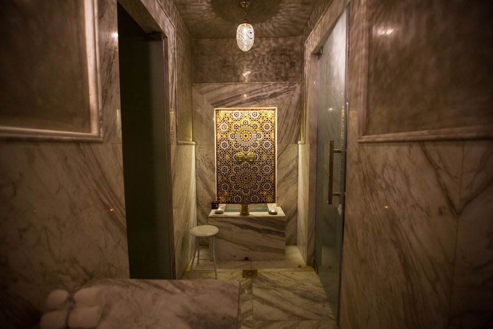 SBN Suite Hotel 21/31