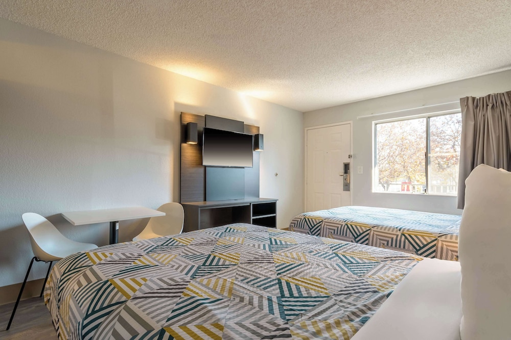 Studio6 Hayward, CA – Silicon Valley Gateway 19/33