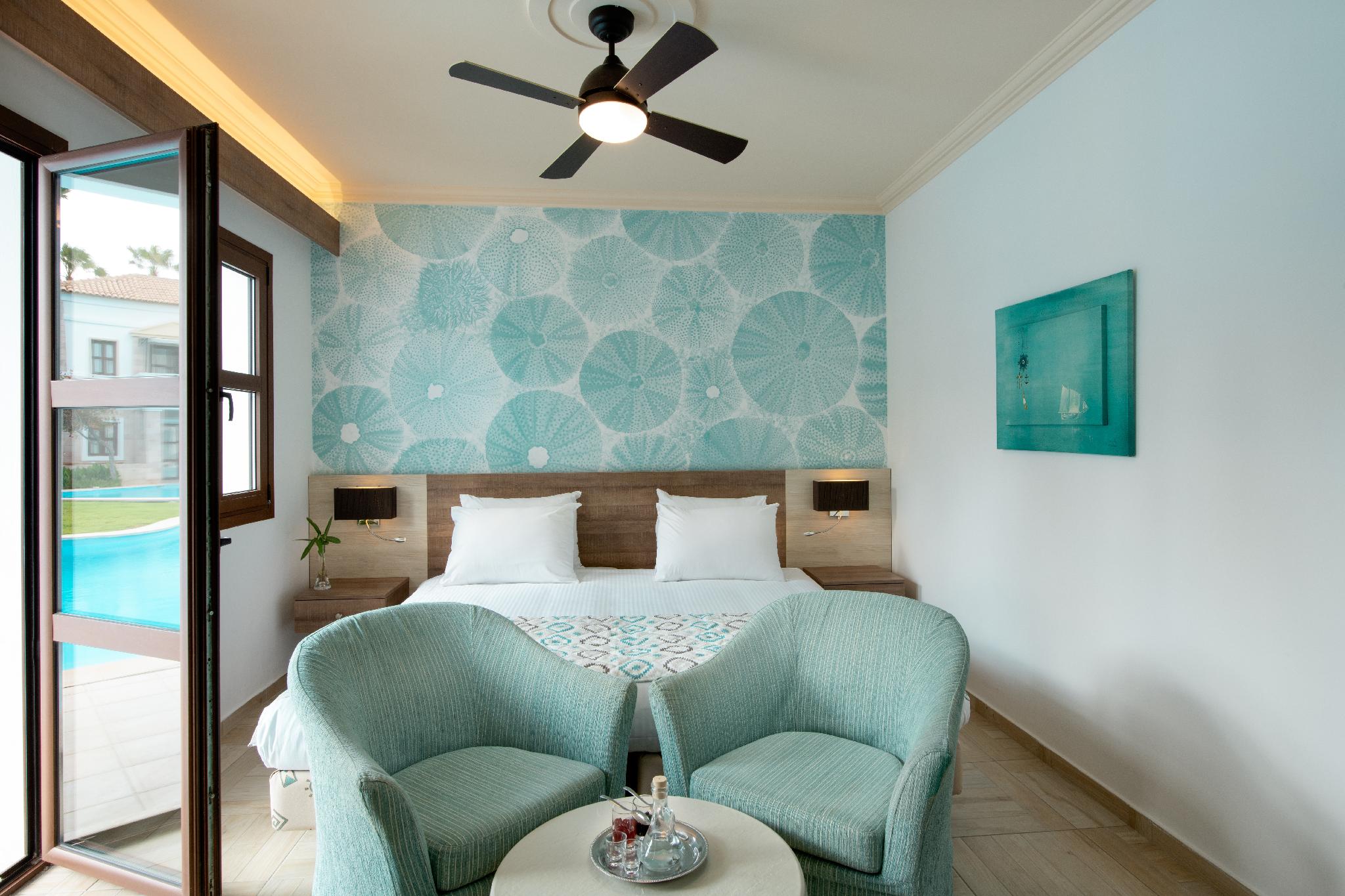 Bungalow, Pool Access