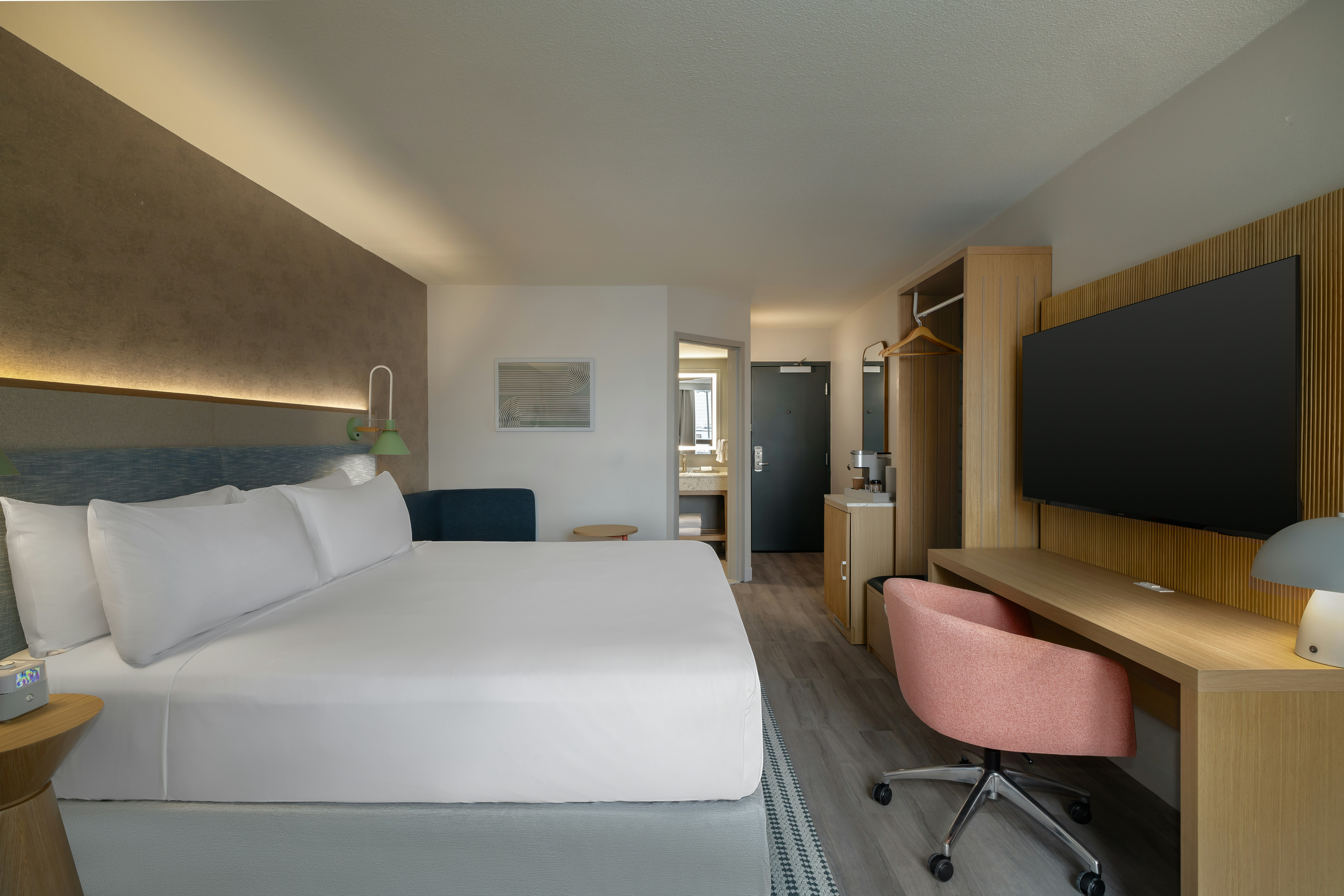Standard, King Bed, Bathtub