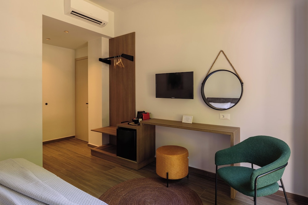 Arthur Suites 49/60