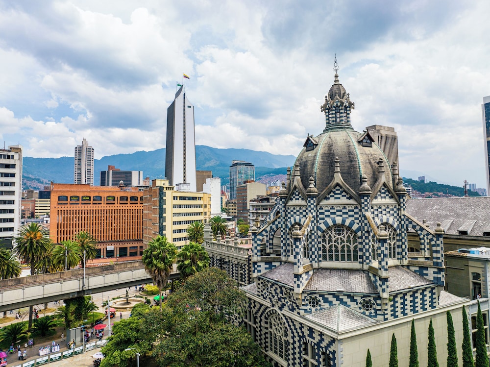 Socialtel Medellin Colombia 56/61