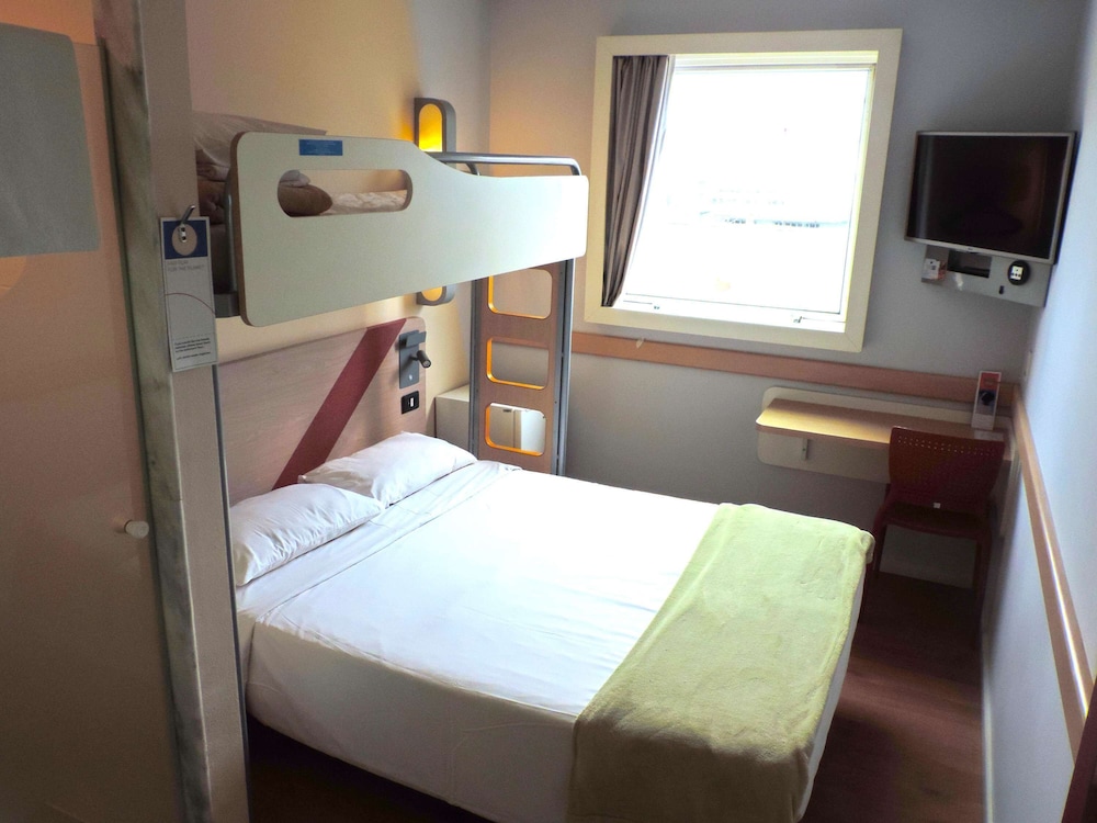 SUPERIOR, APARTMENT, DOUBLE BED, WITH EXTRA BED