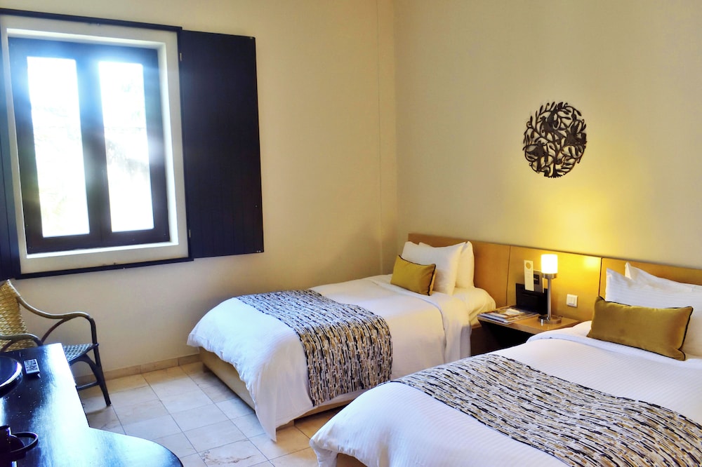 Contemporary, Twin Beds