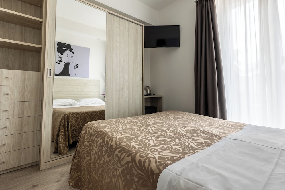 Hotel Italia 14/55