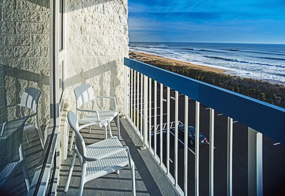 Holiday Inn Express Nags Head Oceanfront 27/62