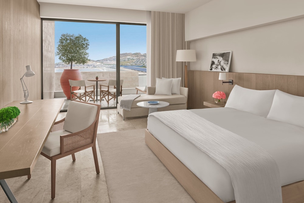 DELUXE, KING BED, GARDEN VIEW