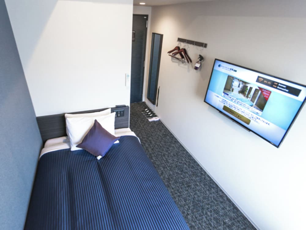 Hotel Livemax Akasaka 33/46