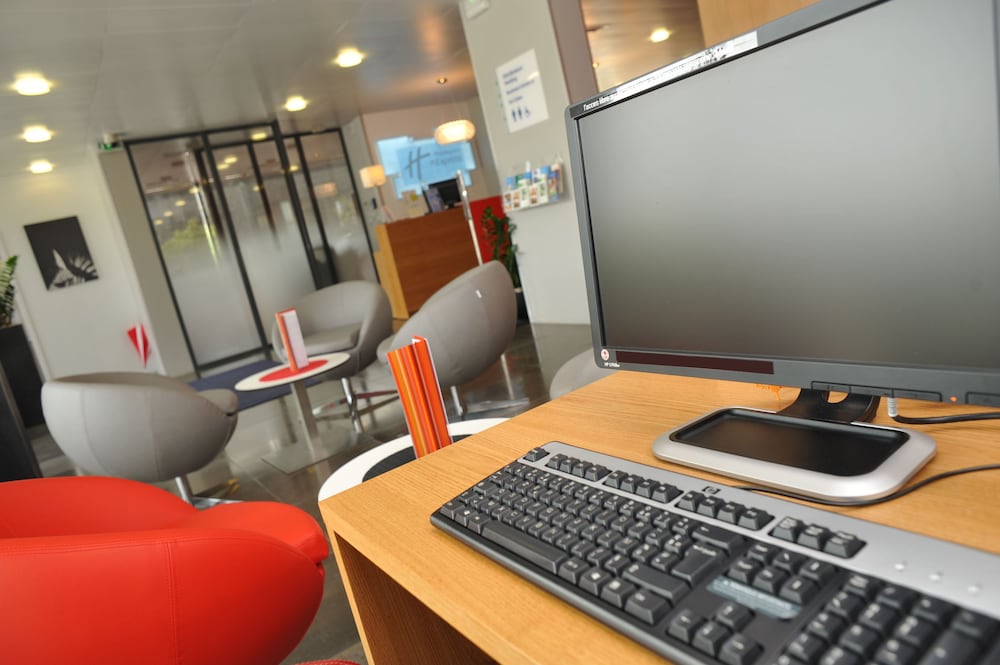 HOLIDAY INN EXPRESS SAINT NAZAIRE 62/76