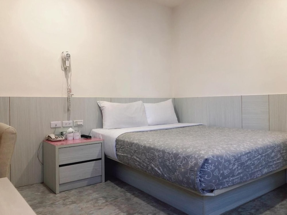 Ruei Gung Business Hotel 13/48