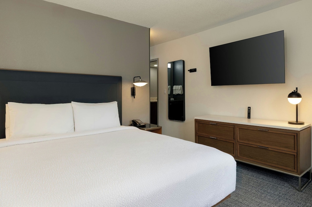 Room at Courtyard by Marriott North Charleston Airport/Coliseum, NORTH CHARLESTON - SC