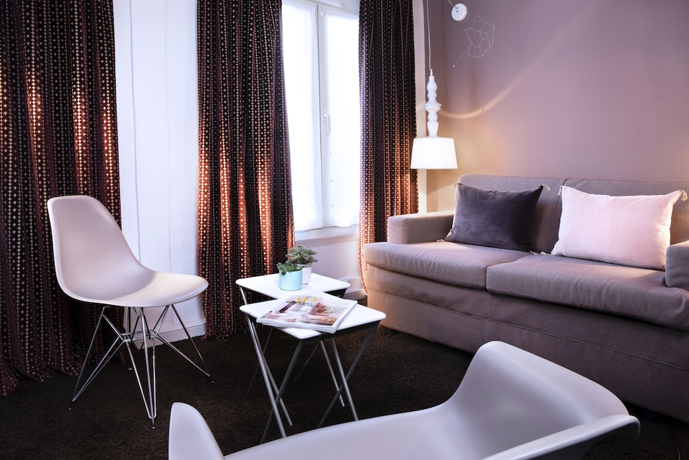 HOTEL MARAIS HOME(Formerly Ho Marais) 52/68