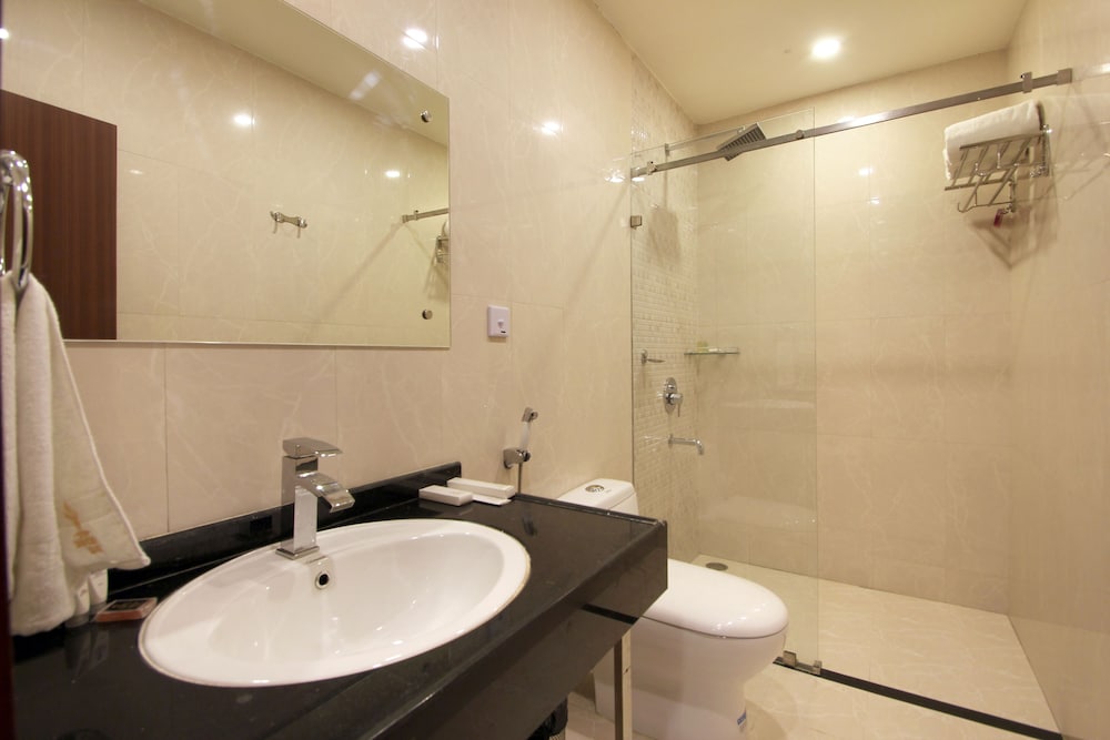 Hotel Hyderabad Grand 41/42
