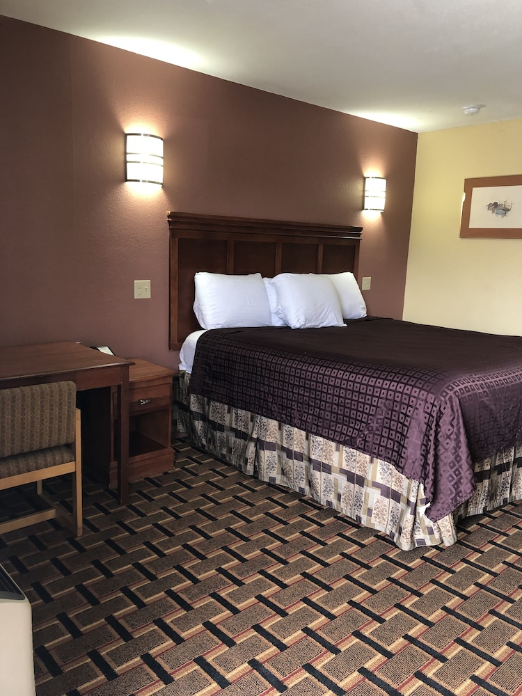 Americas Best Value Inn Indianola 9/26