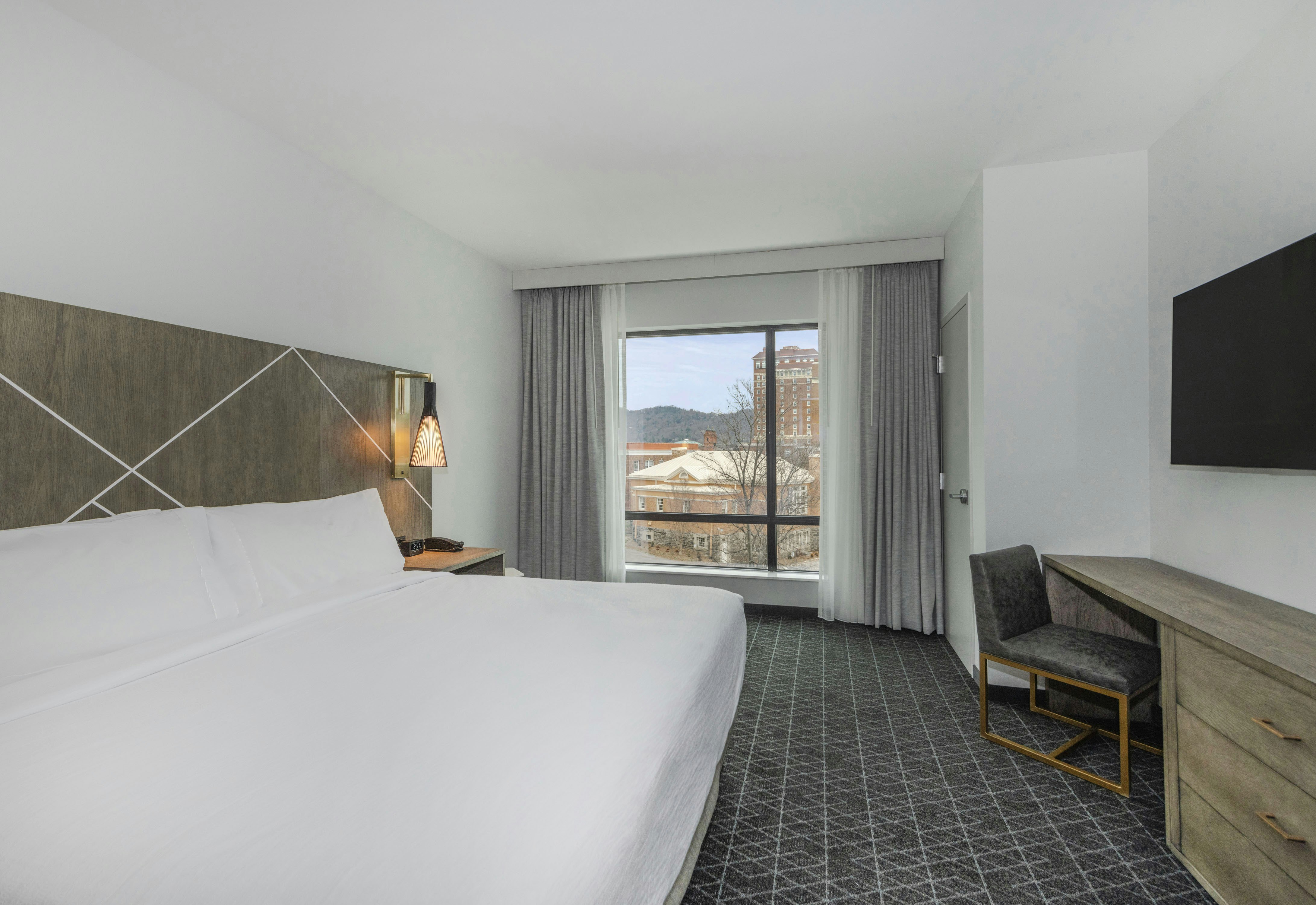 2 ROOMS, SUITE, KING BED, MOUNTAIN VIEW