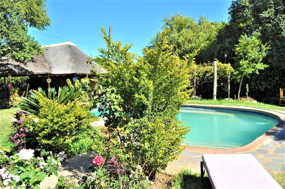 Natwange Backpackers 28/36