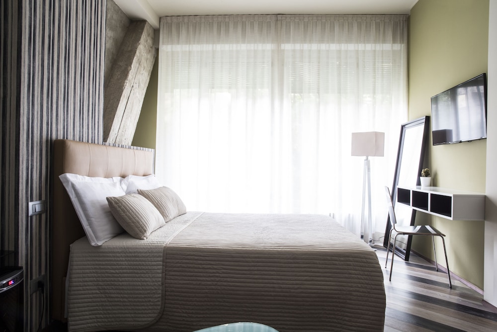 Serendipity Rooms 5/41