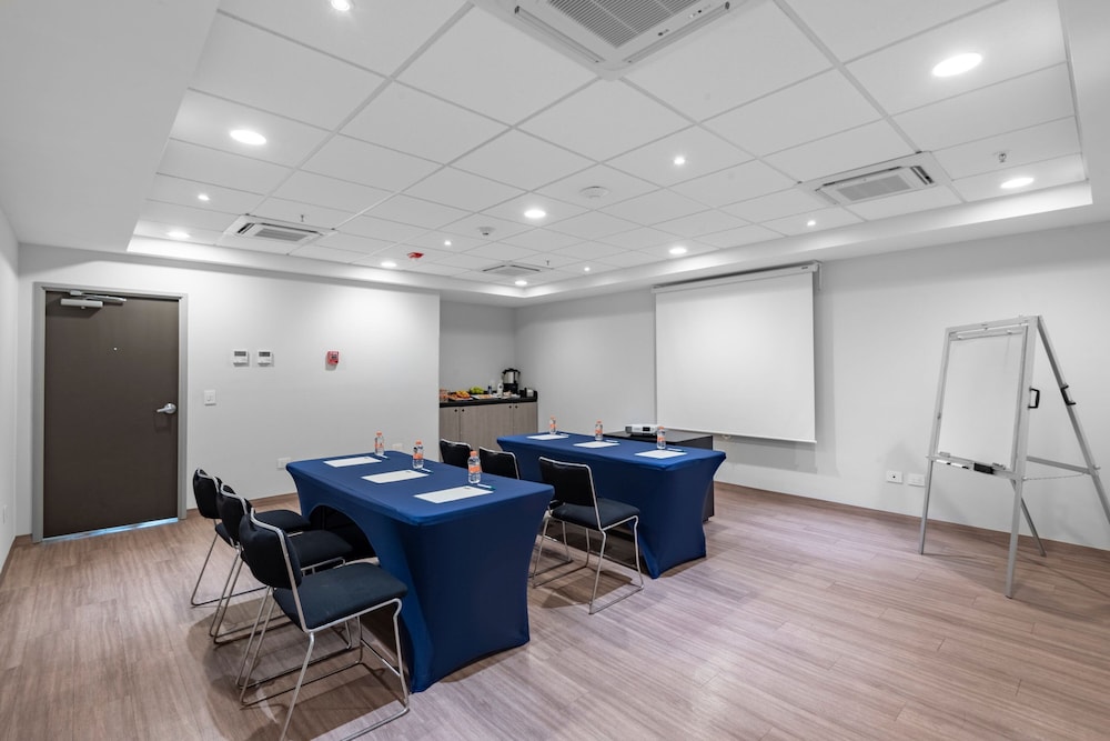 City Express Junior by Marriott Merida Altabrisa 42/47