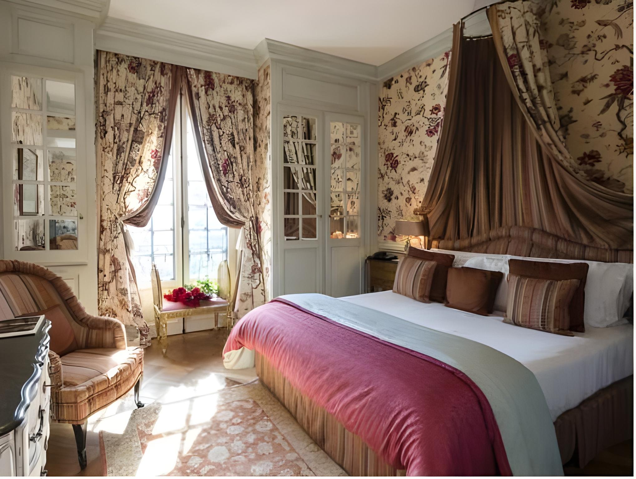 Suite, 1 King and 1 Single Beds, Terrace