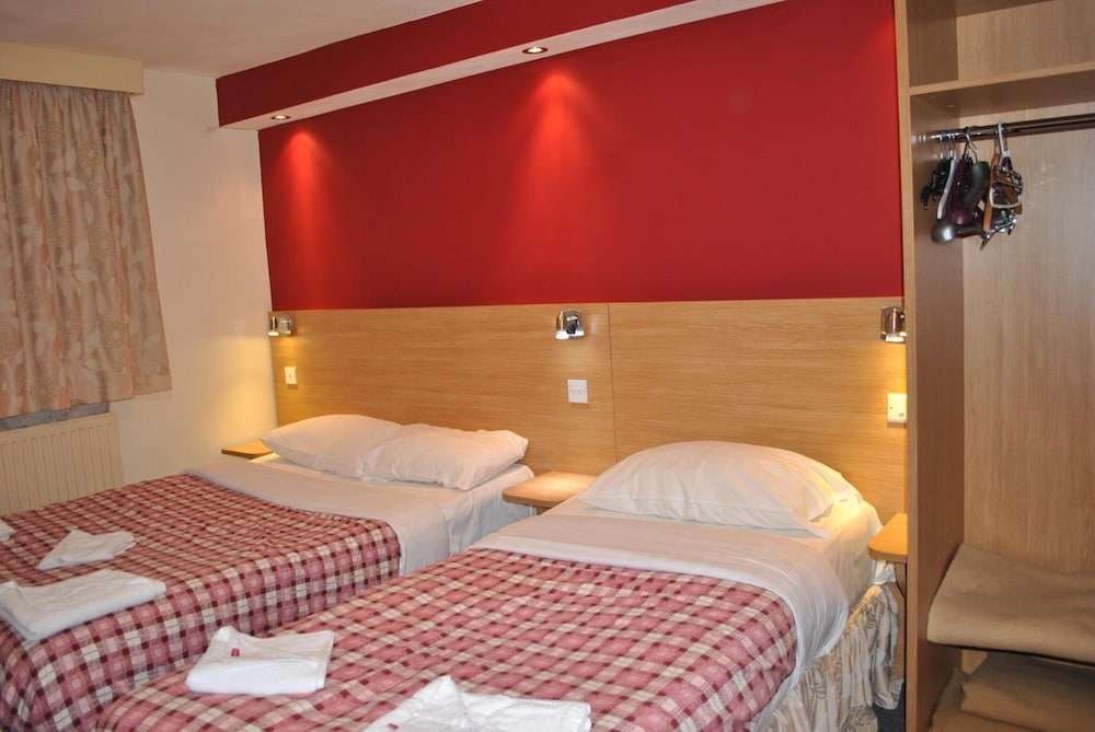 Carlton Hotel 34/67