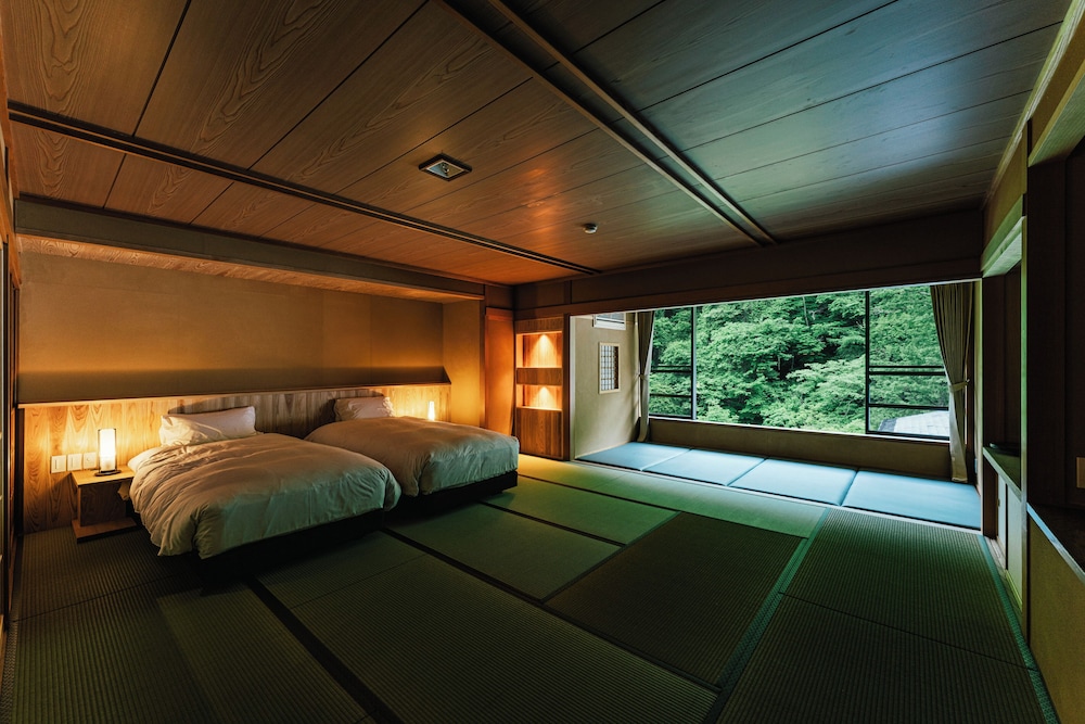 ZEN, SPA, DOUBLE OR TWIN BED