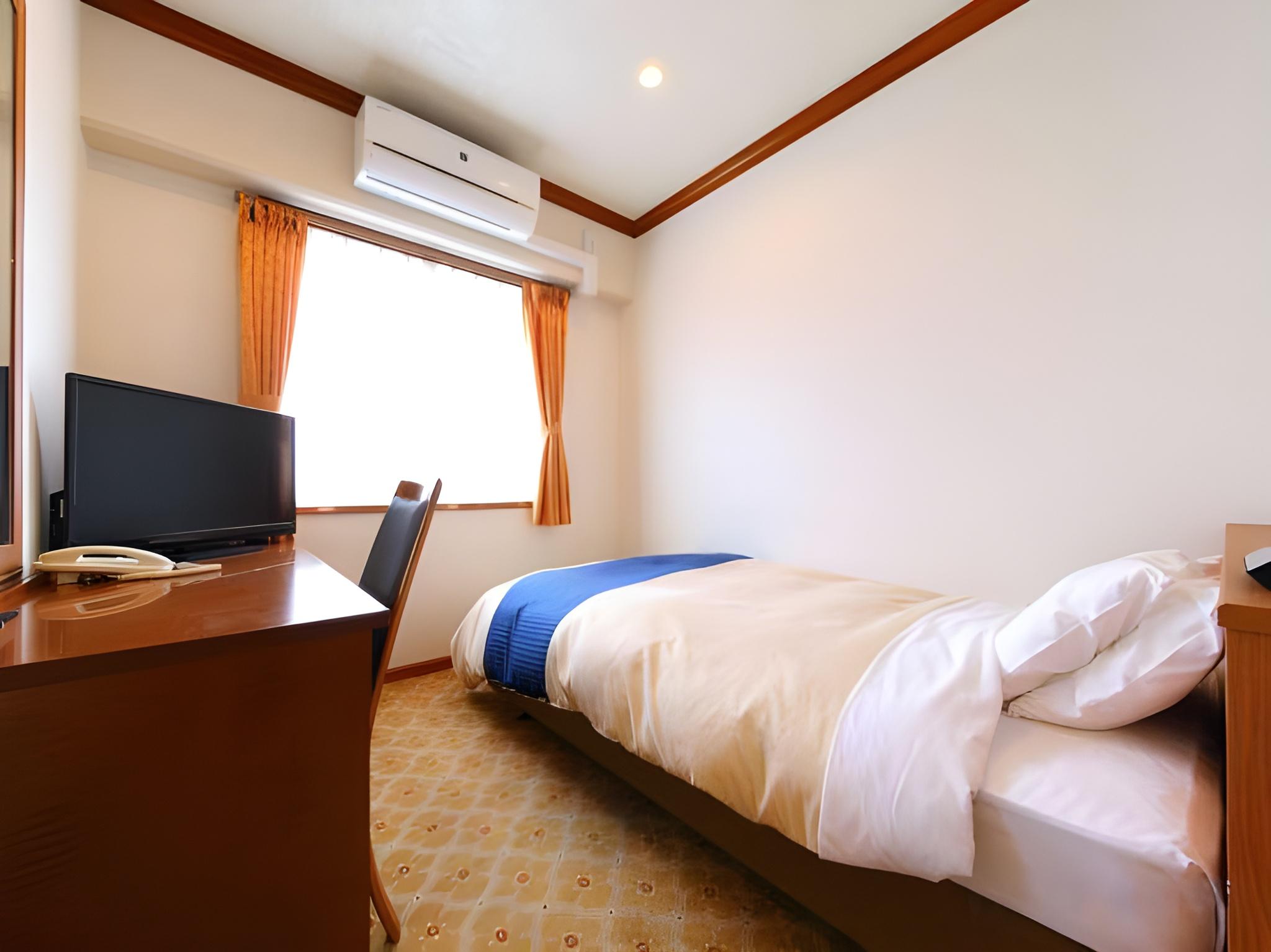Semi Room, Standard, Double Bed, City View, Smoking