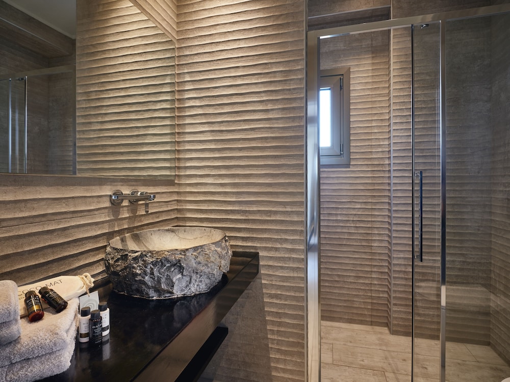 Prima Vista Beachfront Boutique Hotel 24/60