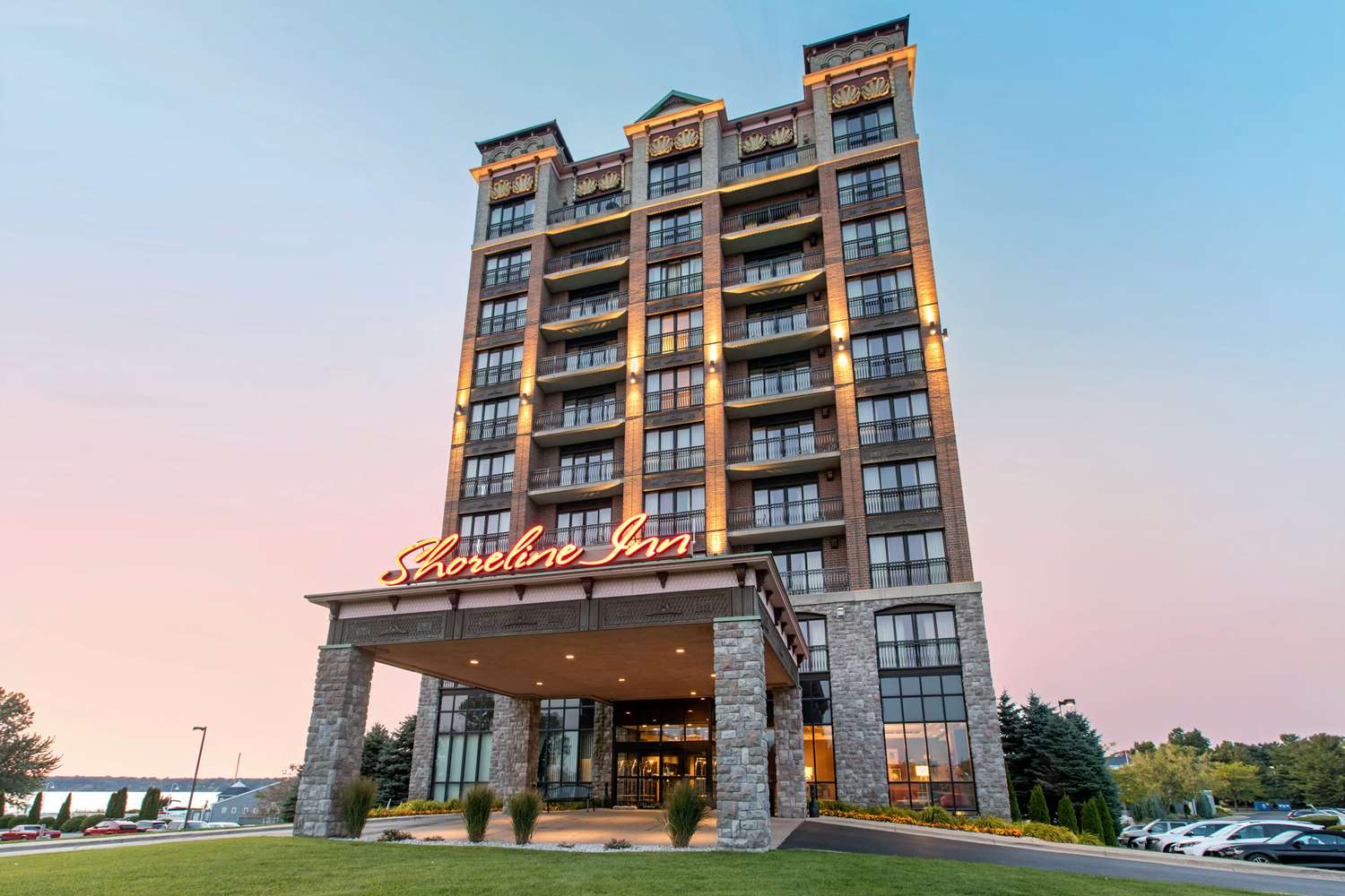 Shoreline Inn Conference Center Ascend Hotel Collection 2/45