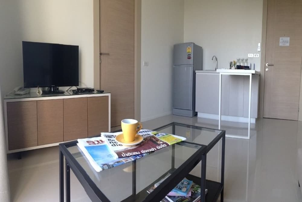 185 Residence 37/50