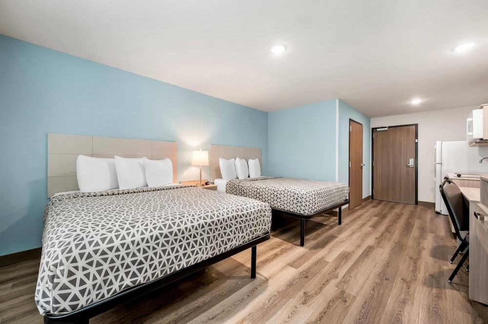SUITE, 2 QUEEN BEDS