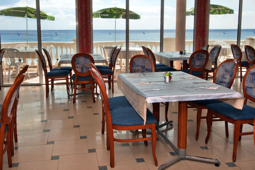 Sirius Beach Hotel 37/48