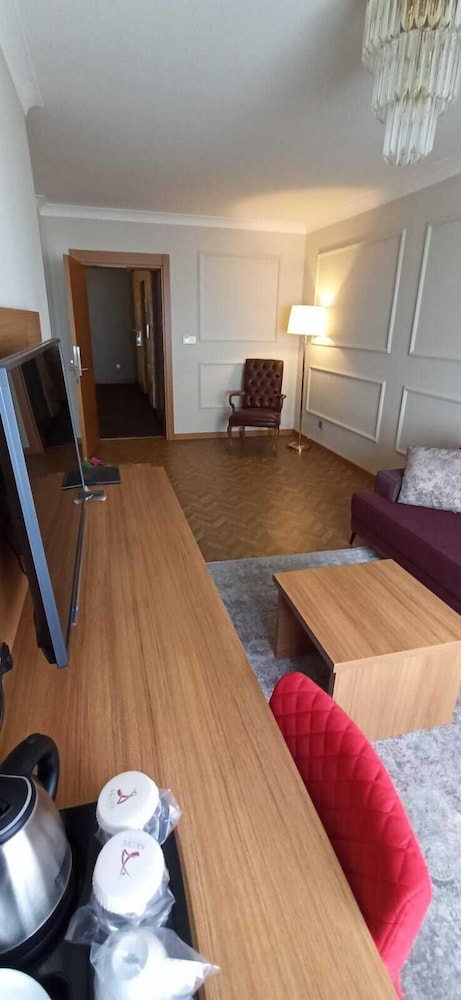 Ak Life Hotel & Suit 31/39