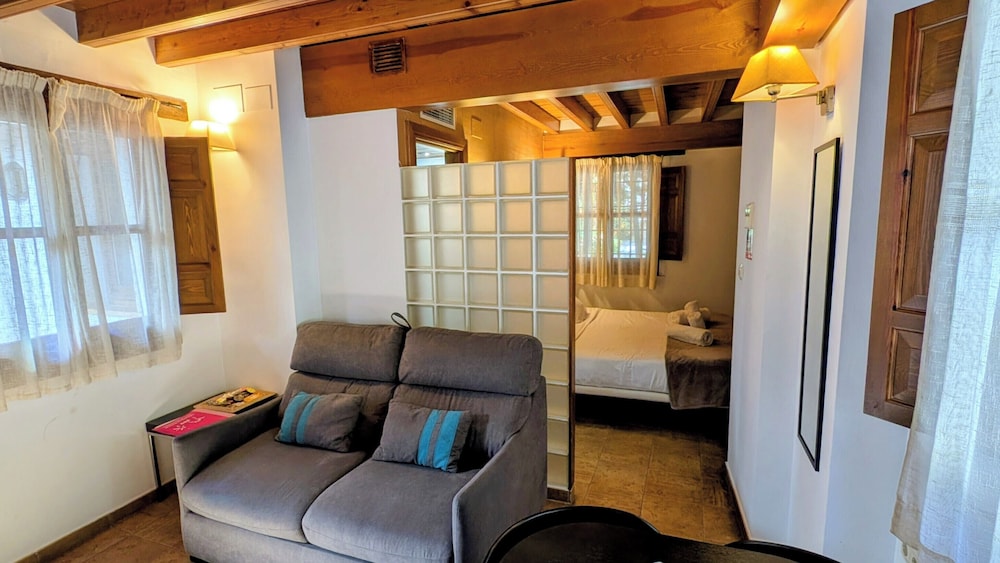 Apartamentos Alhambra 57/75