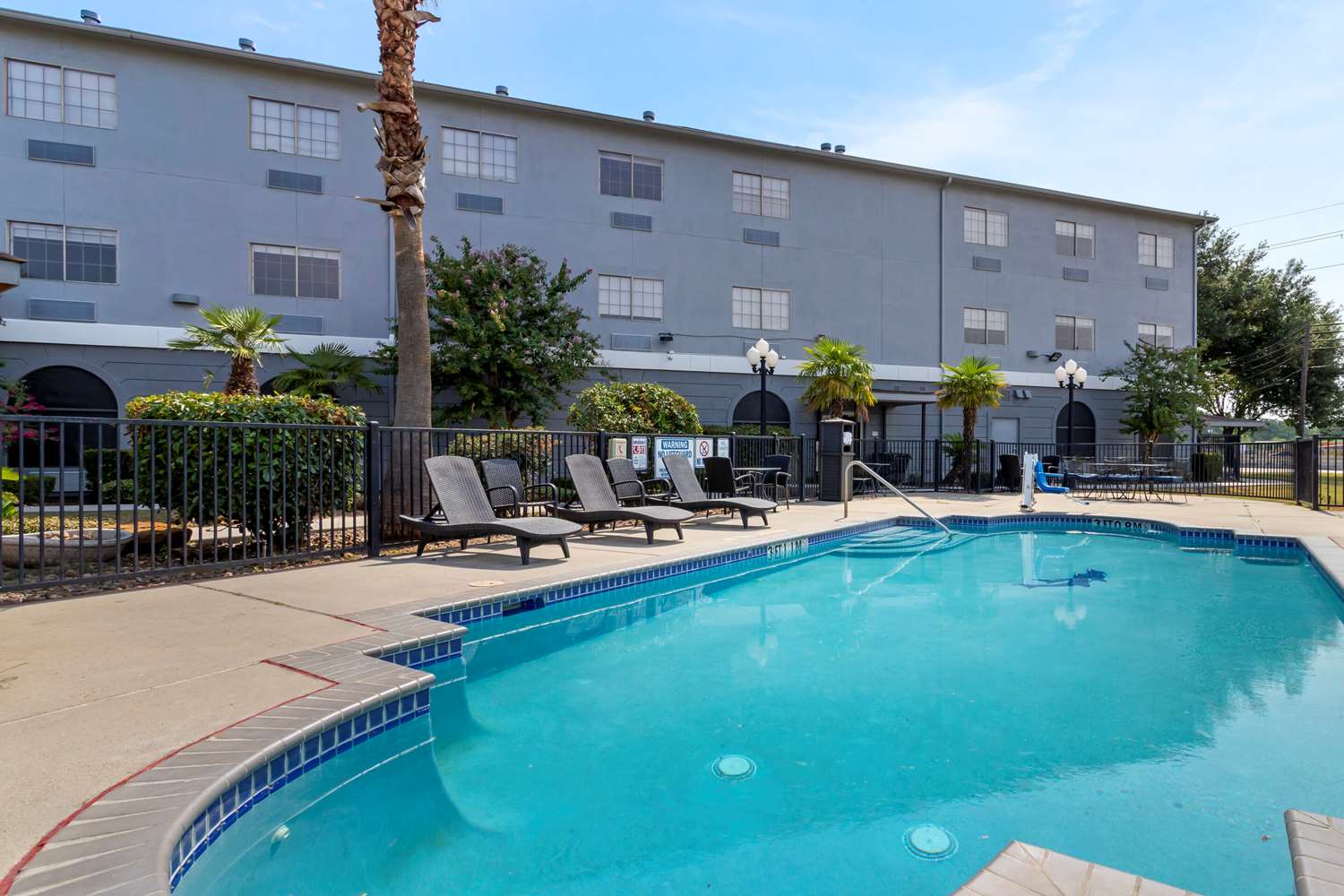 Comfort Suites Kingwood Houston North 32/33