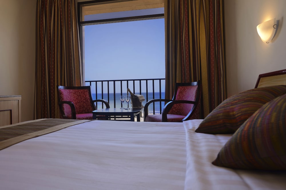 RESORT SUR BEACH HOLIDAY 6/33