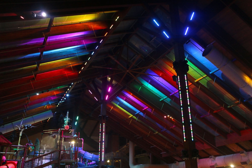 Six Flags Great Escape Lodge Indoor Waterpark 40/50