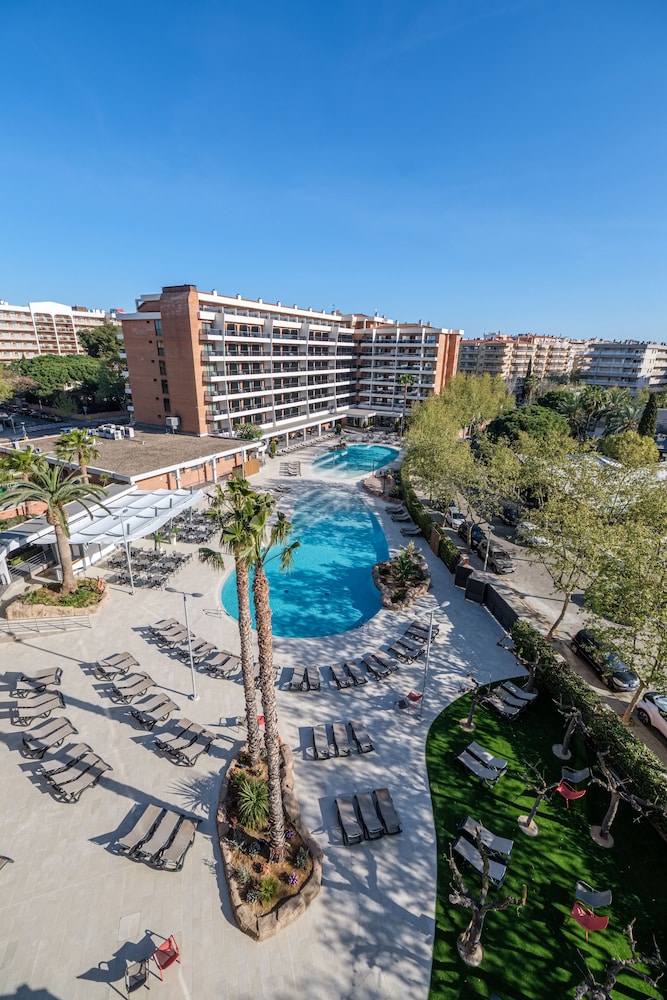 California Gardens Hotel 44/50