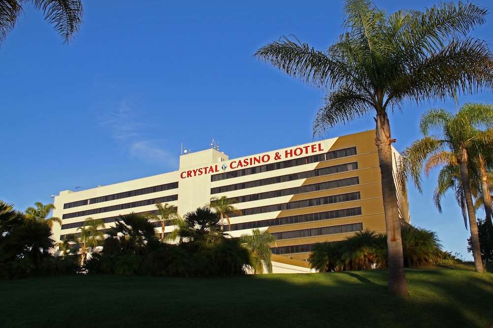LA Crystal Hotel 1/69