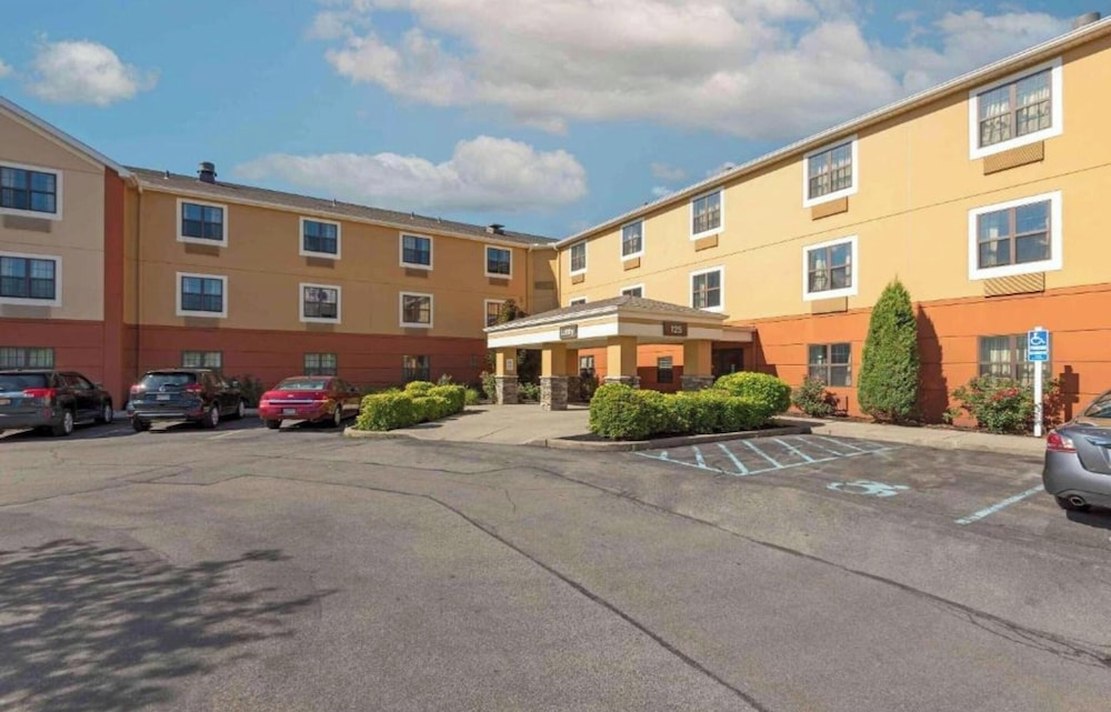 Studio 6 Corporate Extended Stay Amherst Buffalo NY 54/60