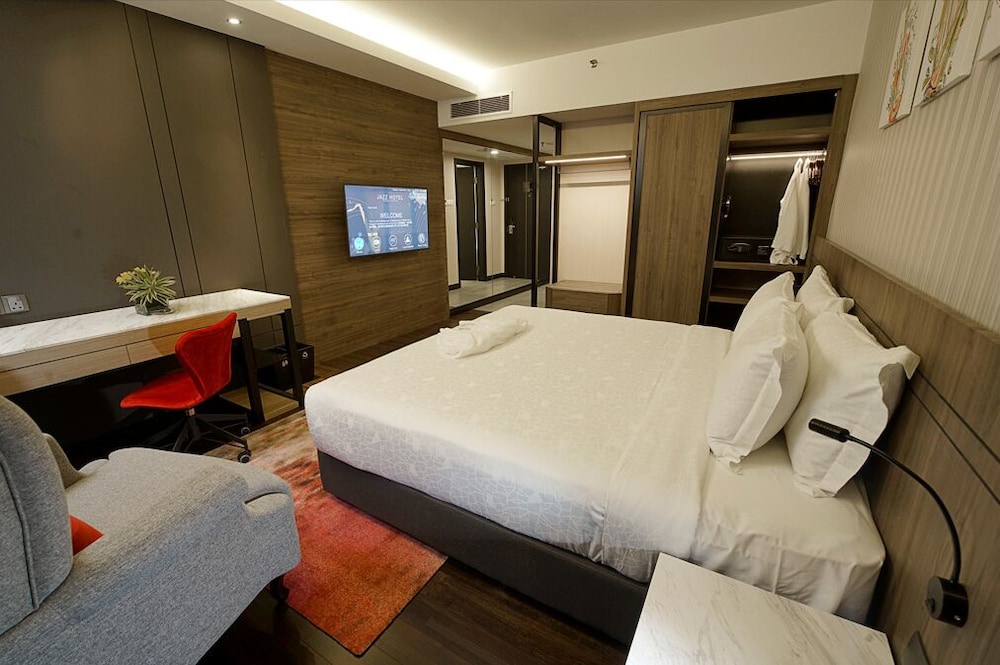 Deluxe, King Bed, Bathtub