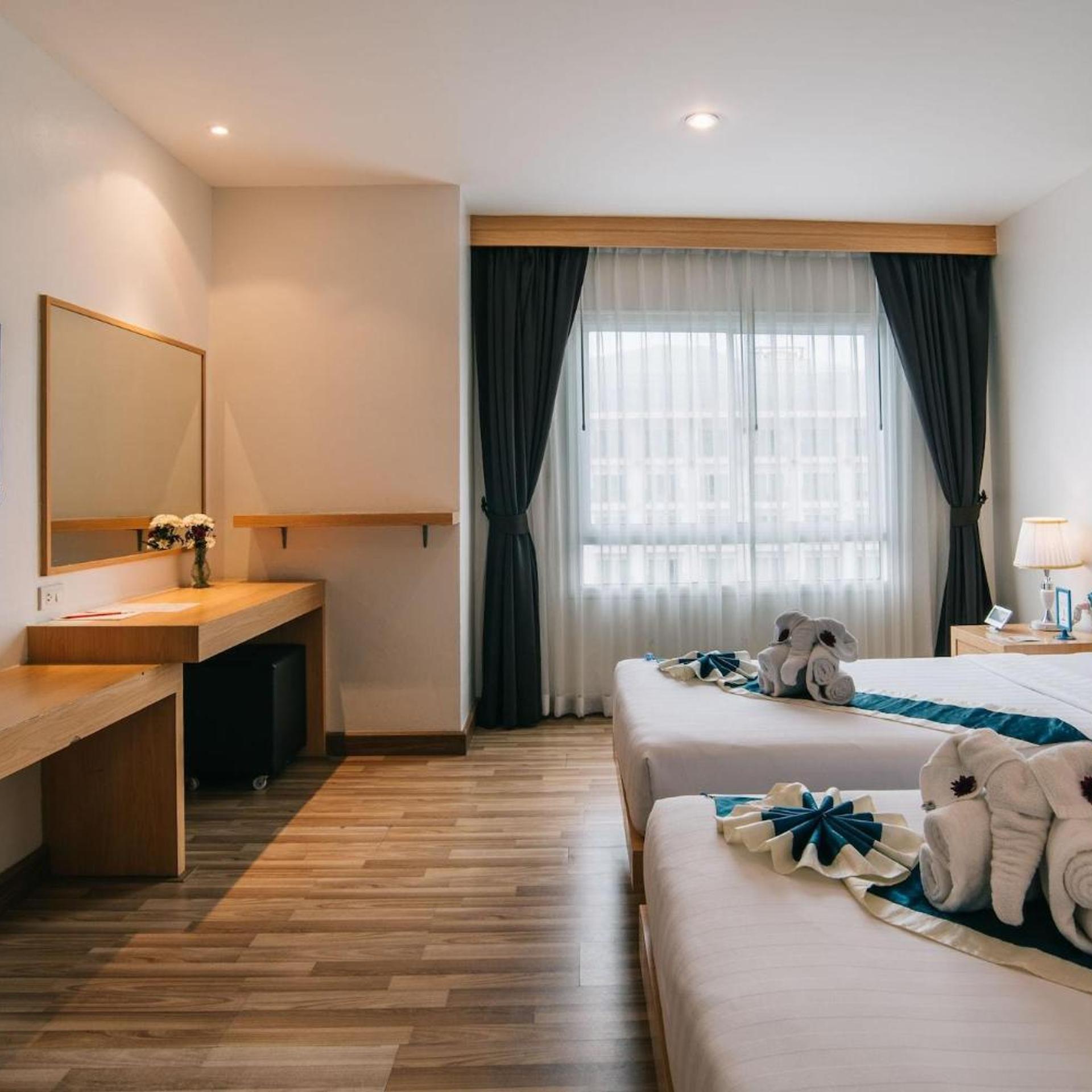 Deluxe, Twin Beds