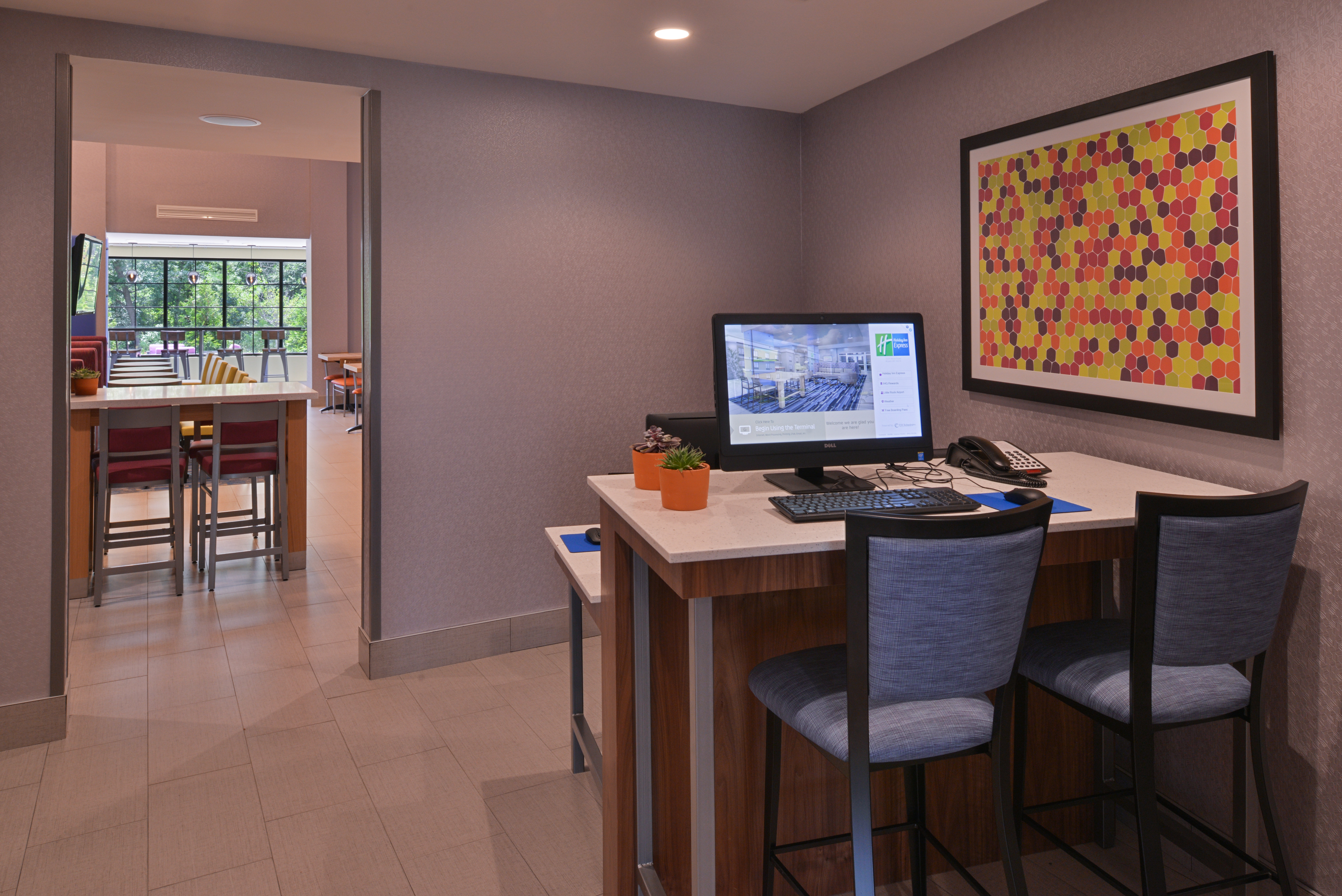 Holiday Inn Express Suites Bryant Benton Area 62/71
