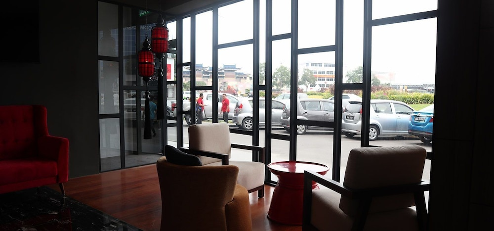 Roxy Hotel Padungan 12/31