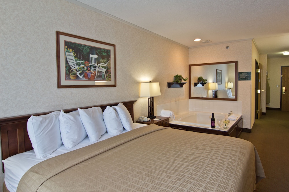 Coshocton Village Inn and Suites 20/68