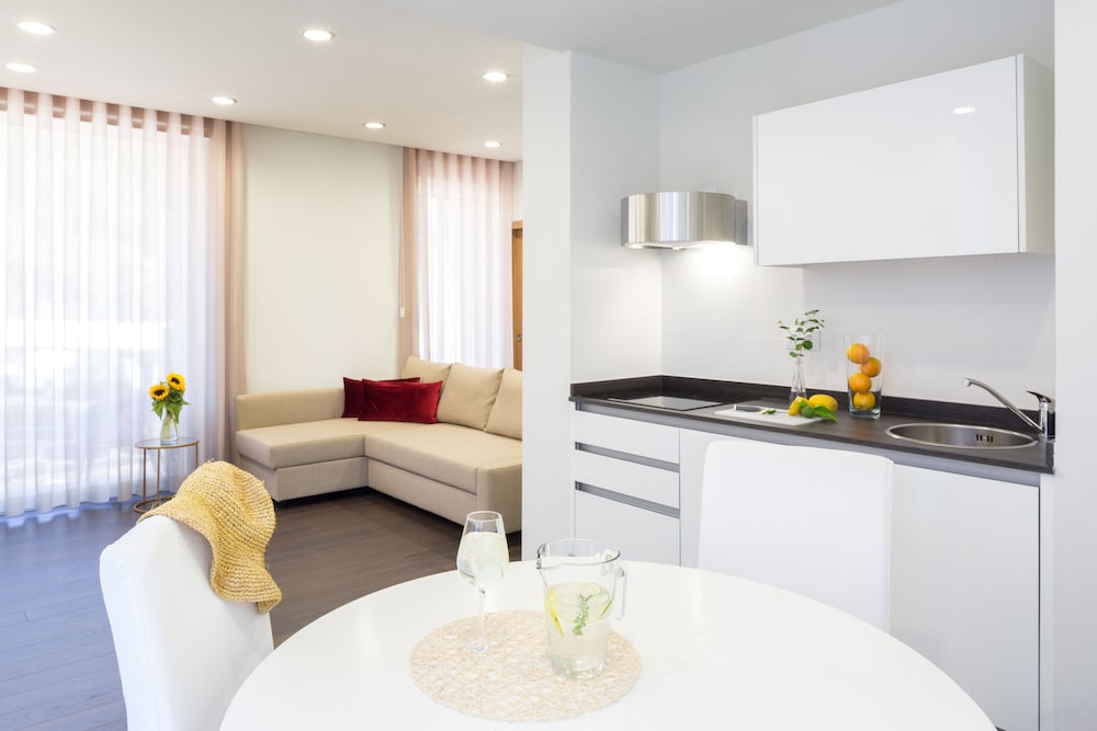 CASAS DO PATIO, L.DA COUNTRY HOUSES & NATURE 35/50